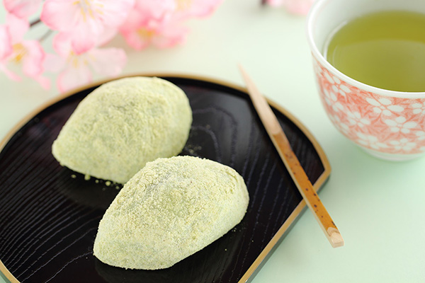 春の朝生菓子　ーうぐいす餅ー