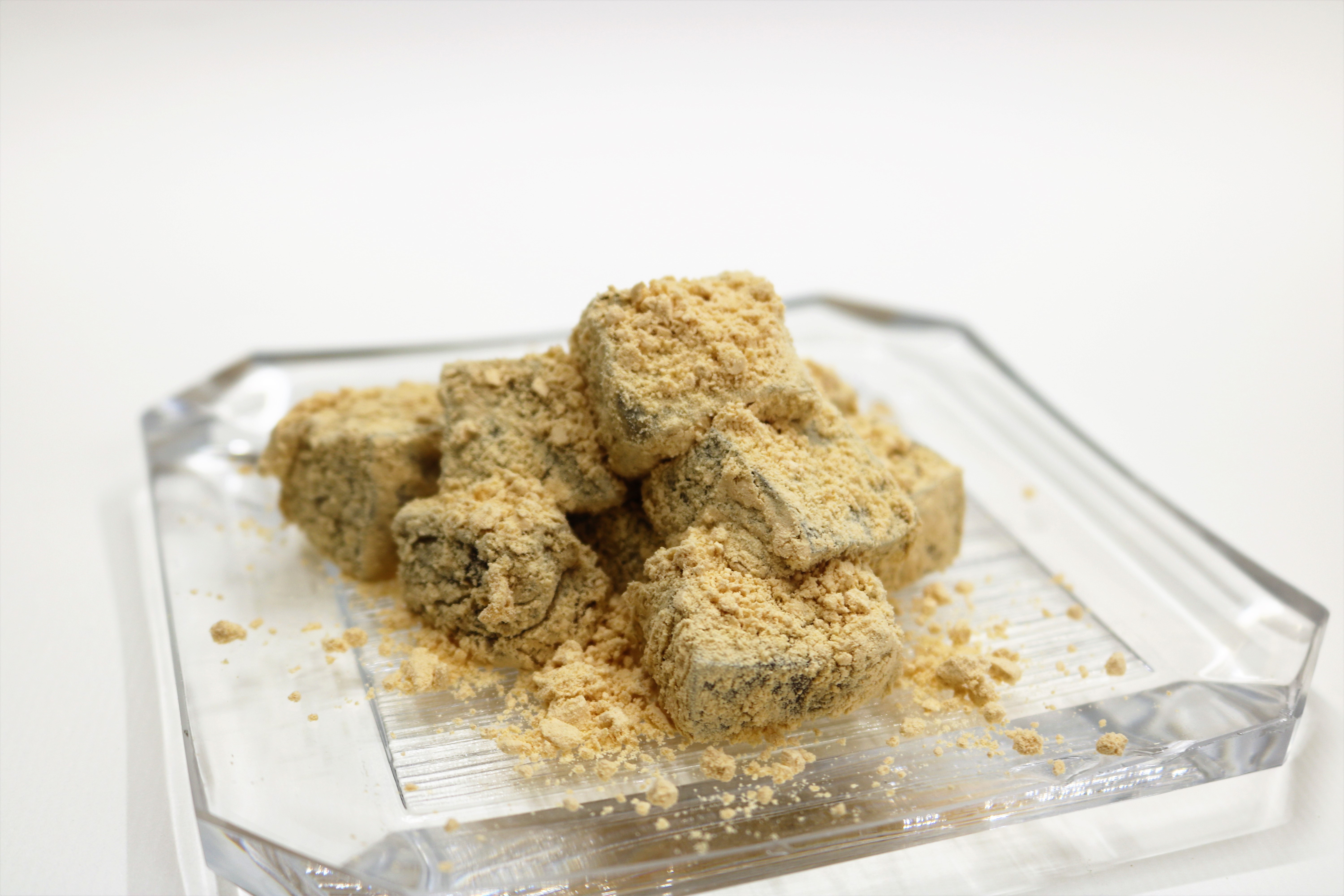 季節の朝生菓子「わらび餅」