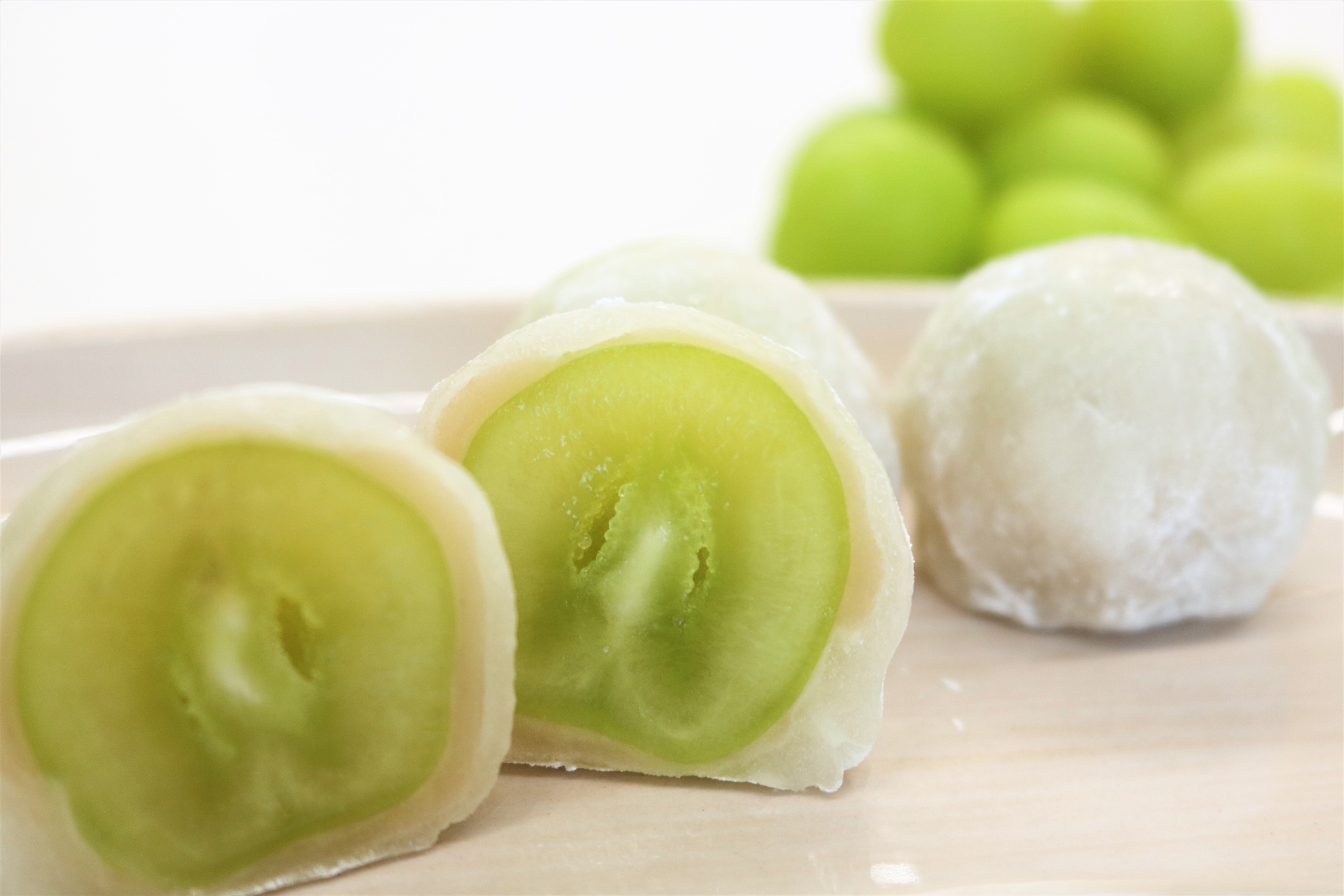 秋の味覚「シャインマスカット大福」